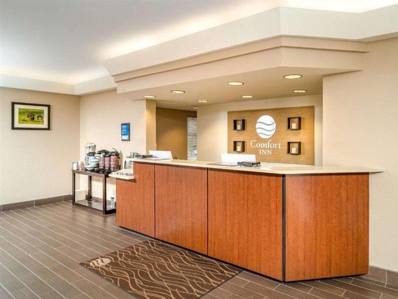 Comfort Inn & Suites Grundy Exterior photo
